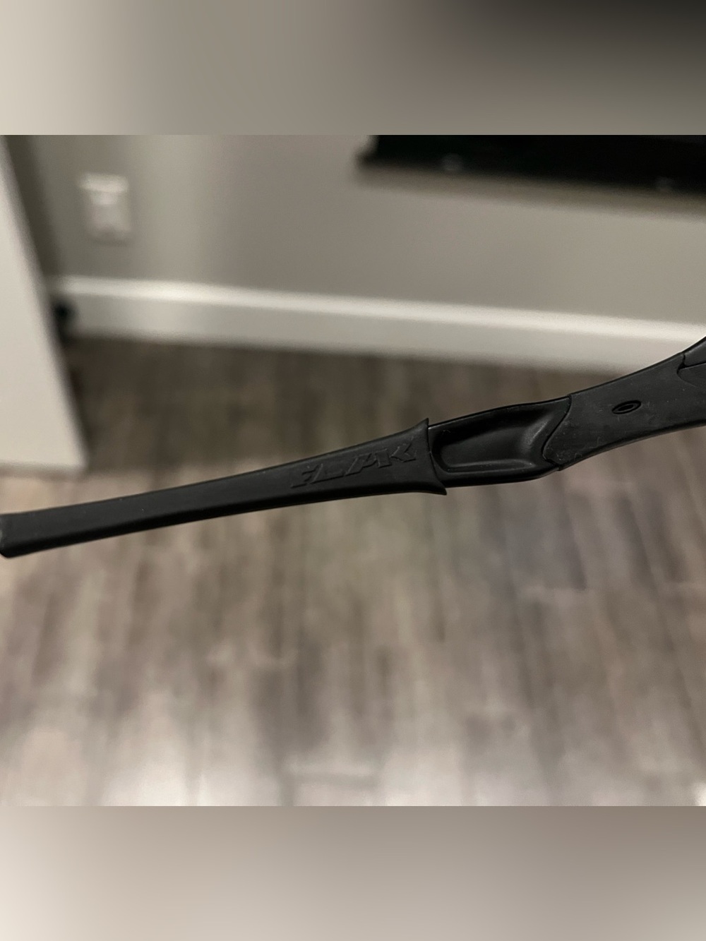 Oakley Flak Black Iridium Sunglasses - Picture 3 of 4